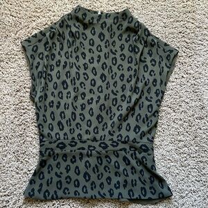 Women’s Express cap sleeve blouse size XS